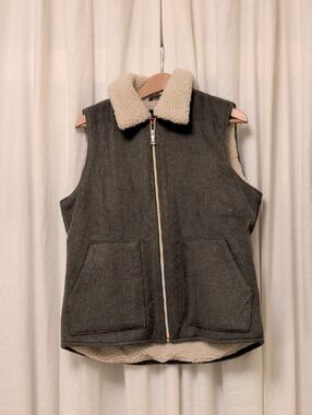 Sanctuary Olive Green Vest with Cream Sherpa Trim